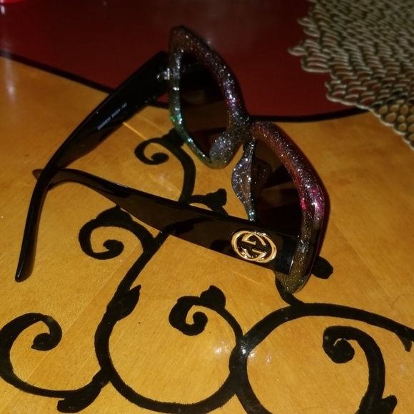 Sunglasses - Picture 3 of 4